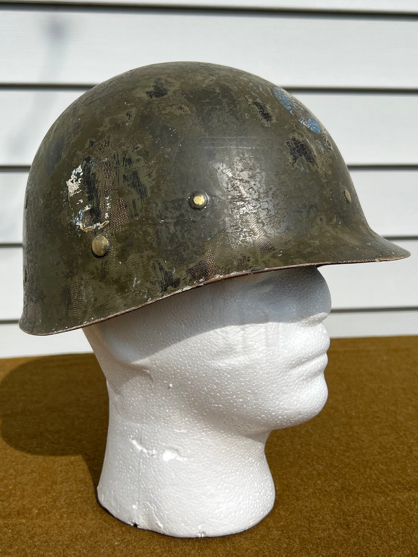 Named WWII M1 Seaman Paper Co. Helmet Liner w/ 29th Infantry Division Emblems