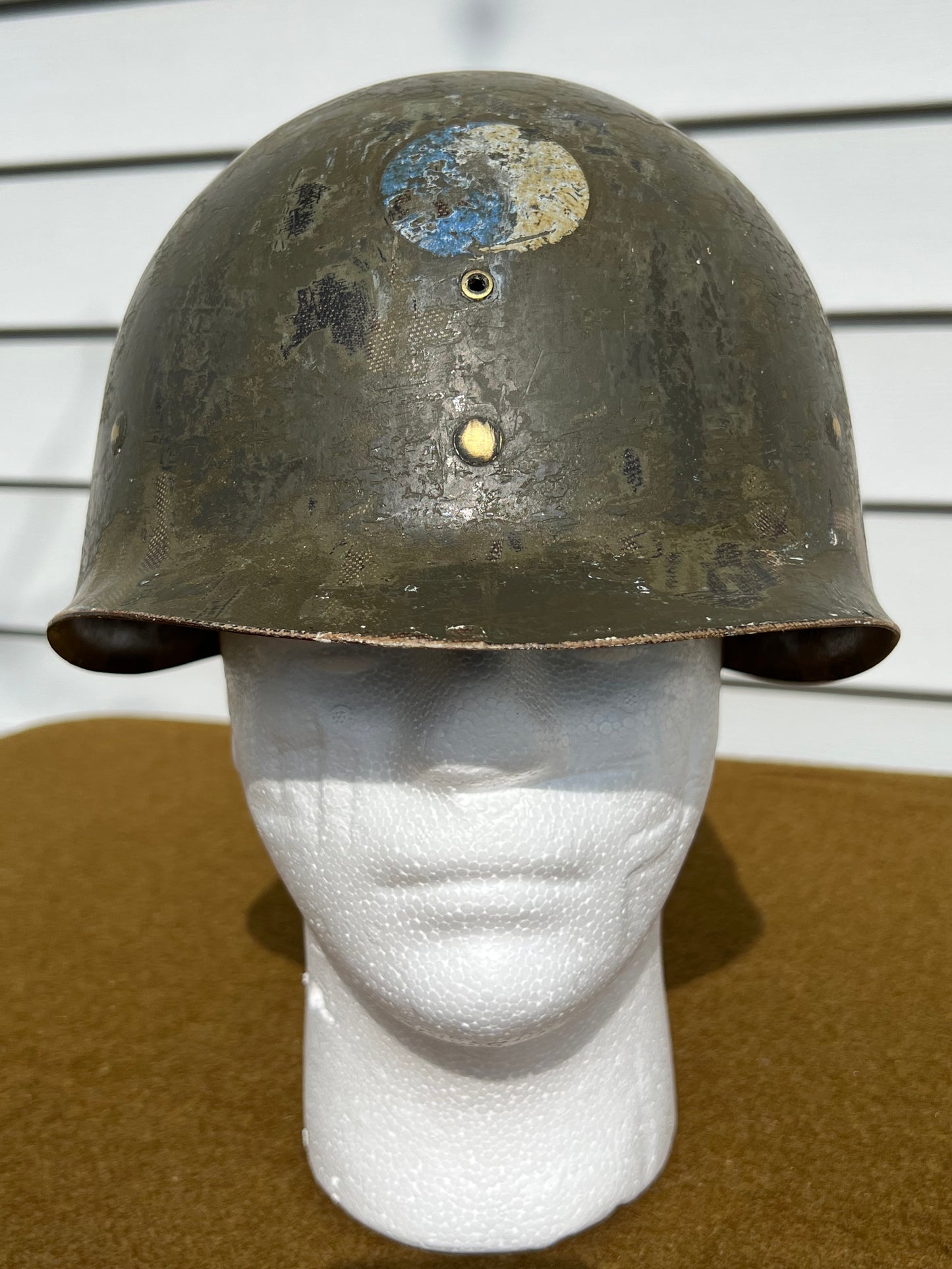 Named WWII M1 Seaman Paper Co. Helmet Liner w/ 29th Infantry Division Emblems